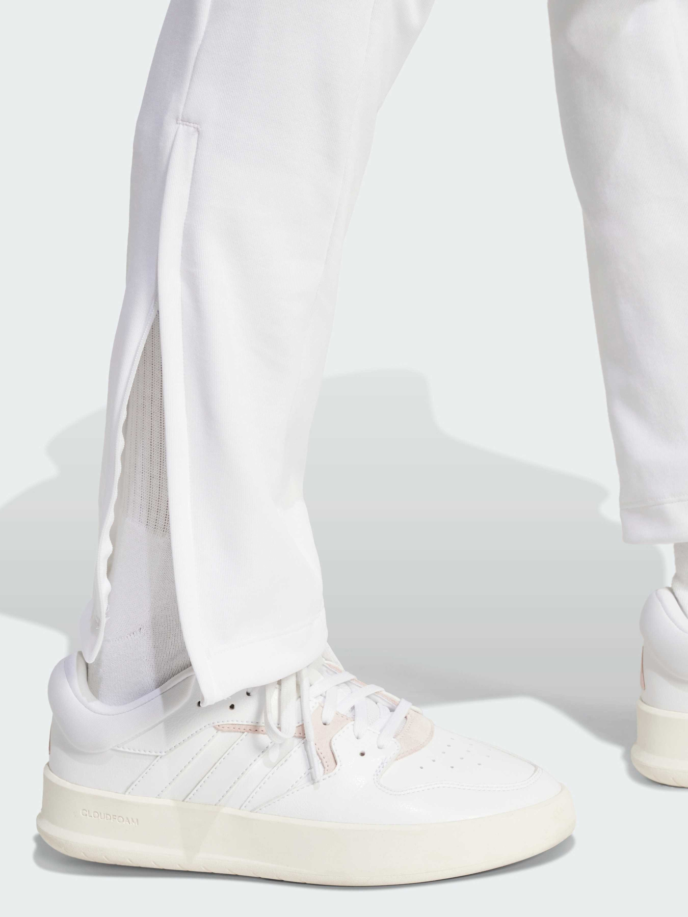 Брюки Adidas Tiro модель IZ2064 Брюки Adidas Tiro модель IZ2064 Фото