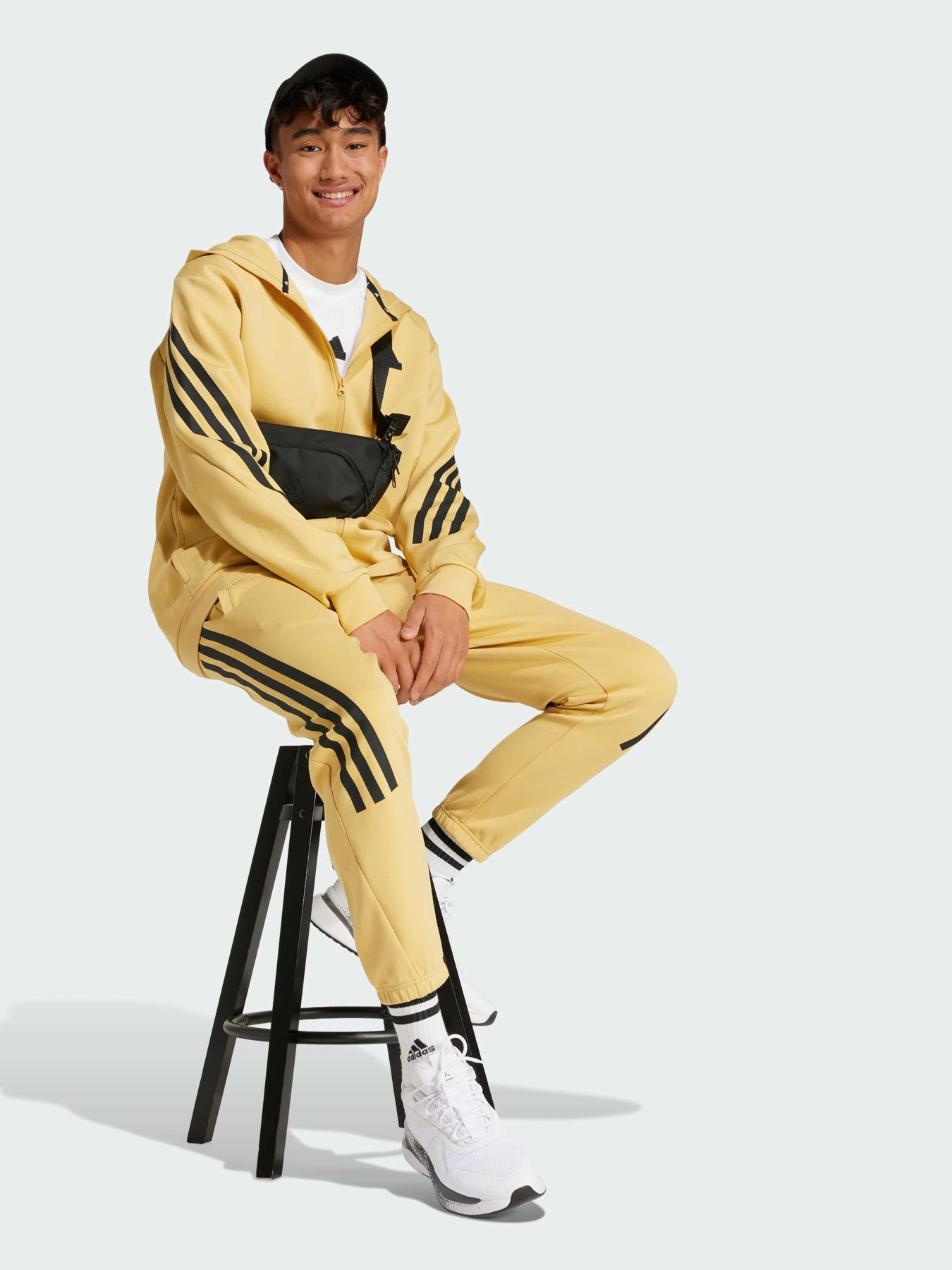 Худі та світшоти Adidas 3 Stripes модель JE5704 Фото