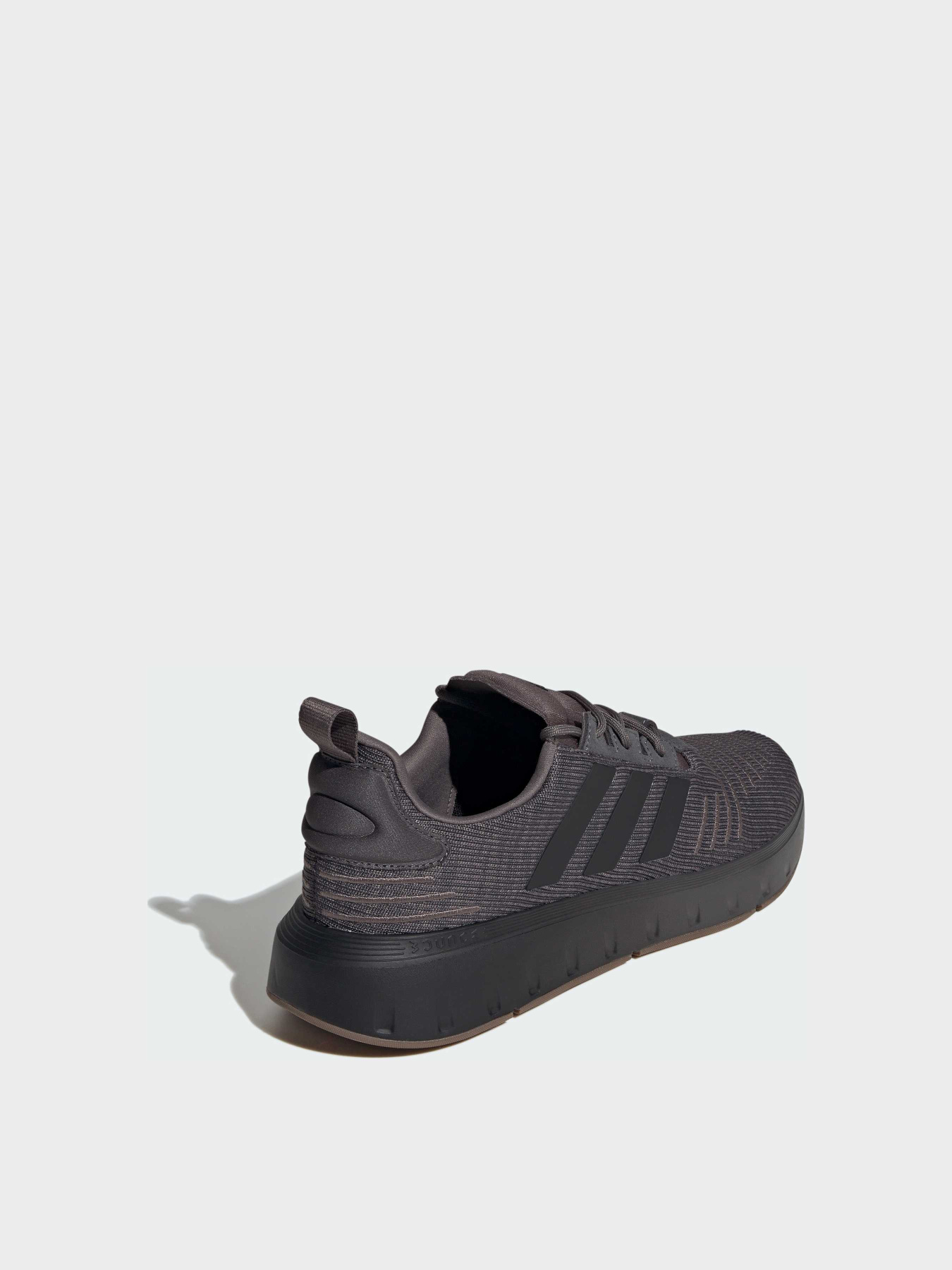 Кросівки Adidas Swift модель IE6324 Фото