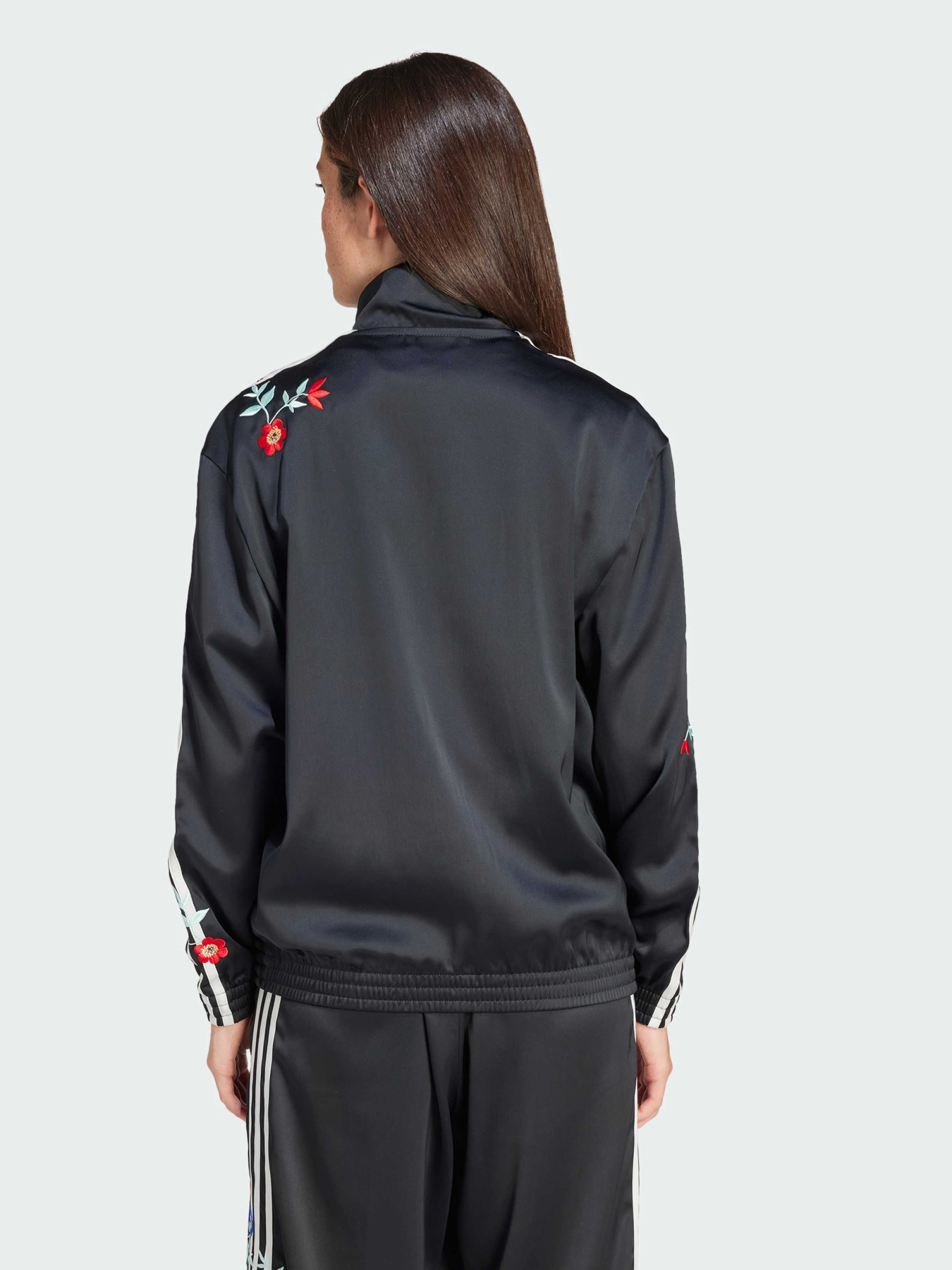 Худи и свитшоты Adidas Graphics модель IT5376 Фото