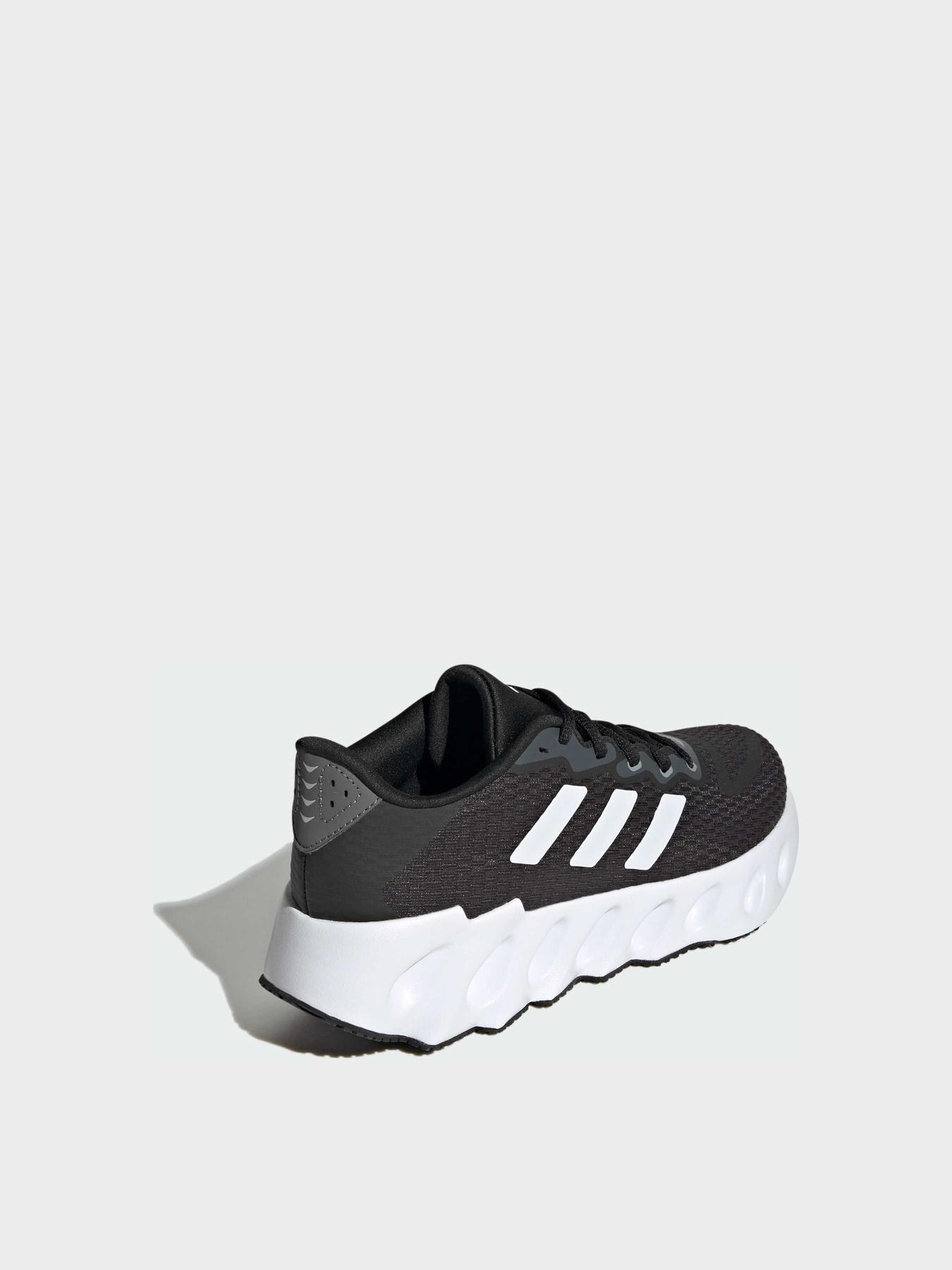 Кросівки Adidas модель IF5733 Фото