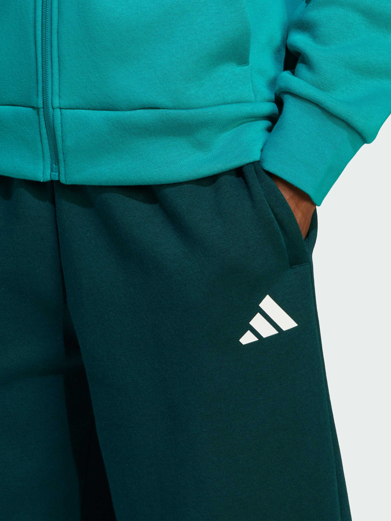Костюми Adidas 3 Stripes модель JM1268 Костюми Adidas 3 Stripes модель JM1268 Фото