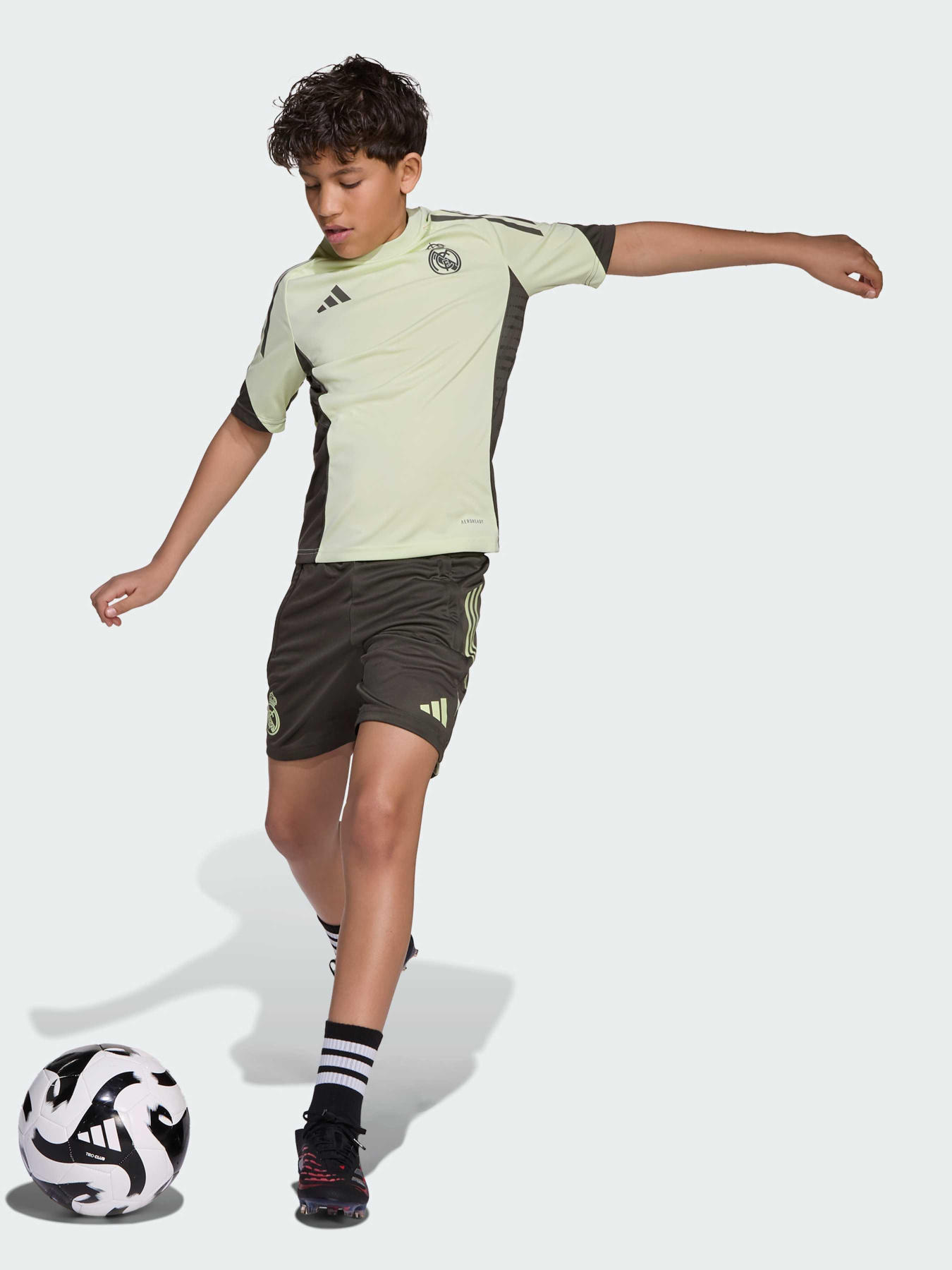 Футболки и поло Adidas модель JP3976 Футболки и поло Adidas модель JP3976 Фото