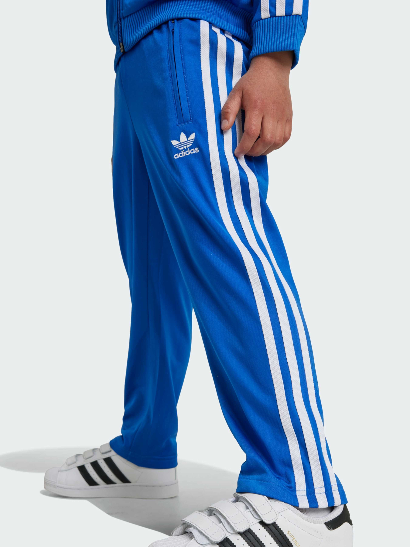 Костюми Adidas Adicolor модель IY4802 Костюми Adidas Adicolor модель IY4802 Фото