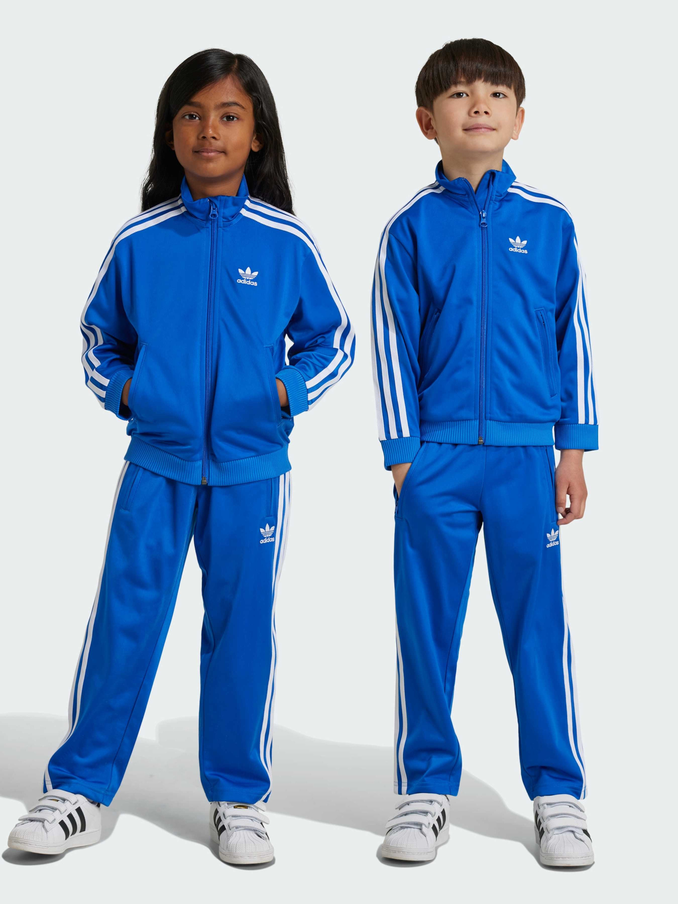 Костюми Adidas Adicolor модель IY4802 Костюми Adidas Adicolor модель IY4802 Фото