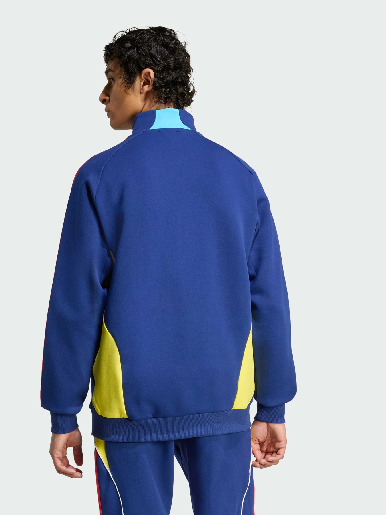 Худи и свитшоты Adidas модель JM9400 Худи и свитшоты Adidas модель JM9400 Фото