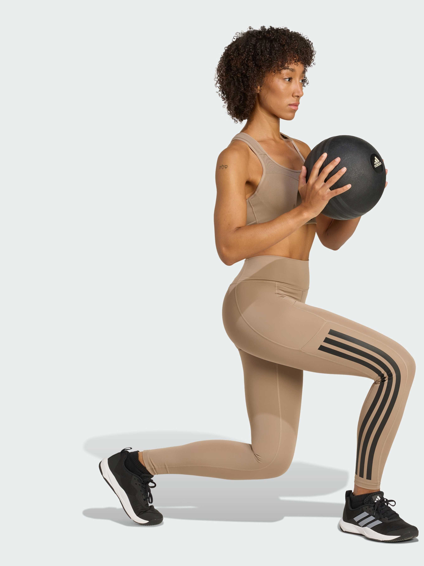 Футболки і поло Adidas модель JX8843 Футболки і поло Adidas модель JX8843 Фото