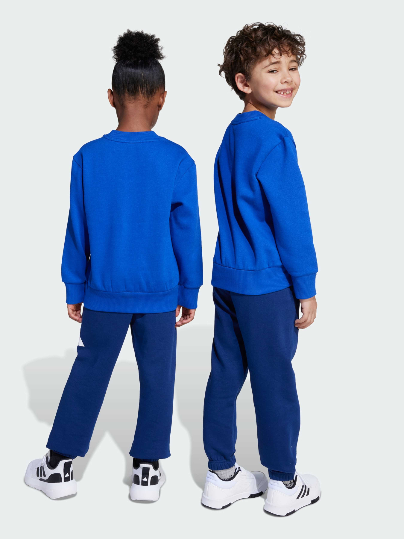 Костюми Adidas модель JM0881 Костюми Adidas модель JM0881 Фото