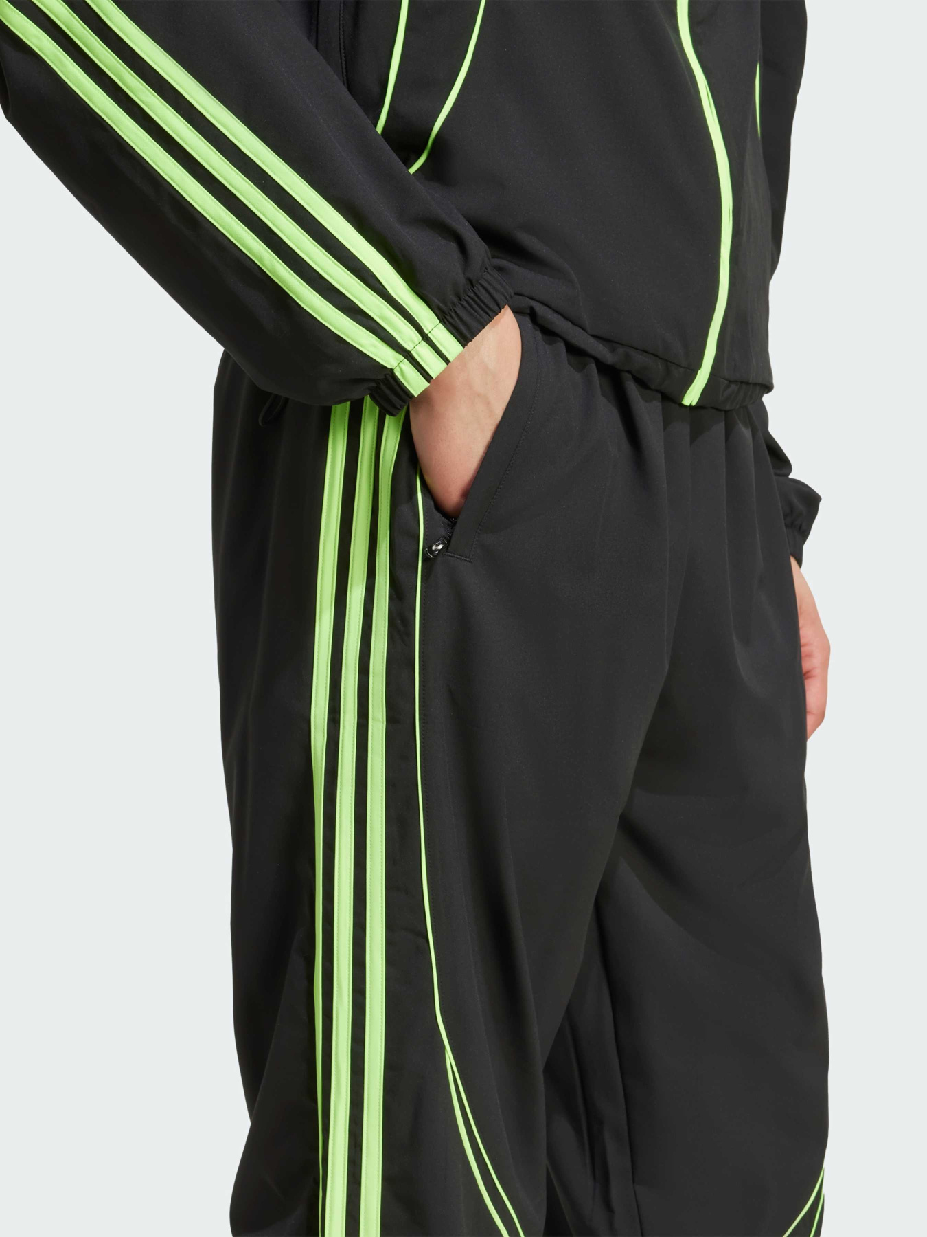Брюки Adidas Adicolor модель JW5869 Фото