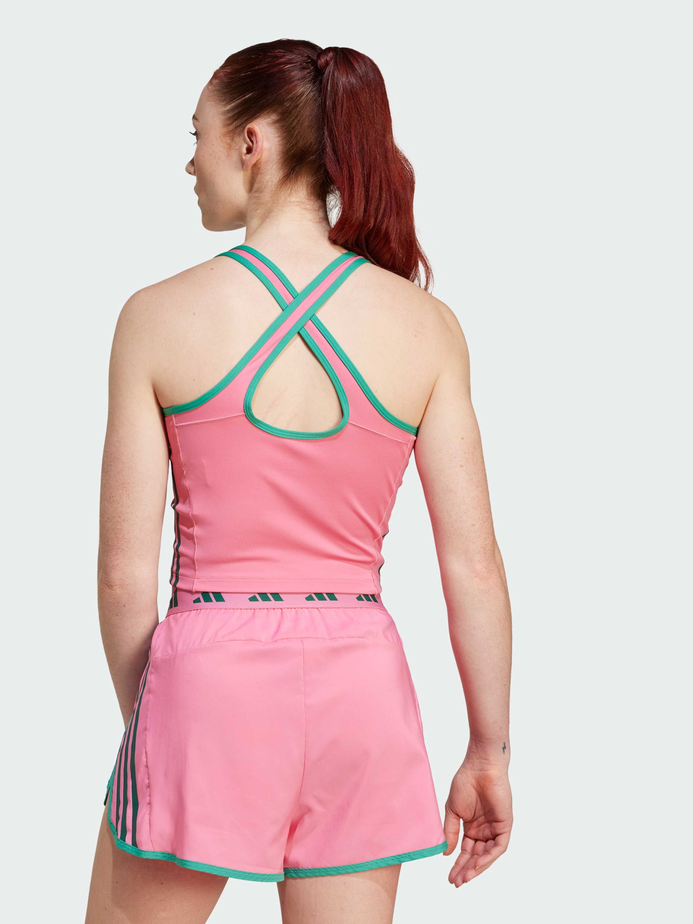 Футболки и поло Adidas модель JE8810 Футболки и поло Adidas модель JE8810 Фото