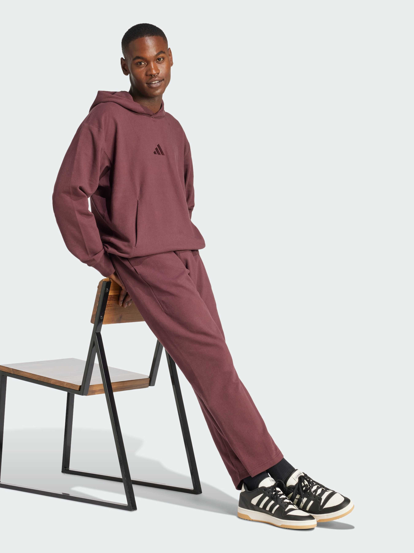 Худі та світшоти Adidas модель JJ3639 Фото