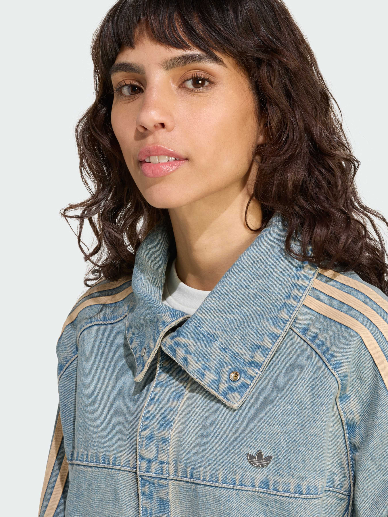 Куртки та дублянки Adidas модель JY2872 Куртки та дублянки Adidas модель JY2872 Фото