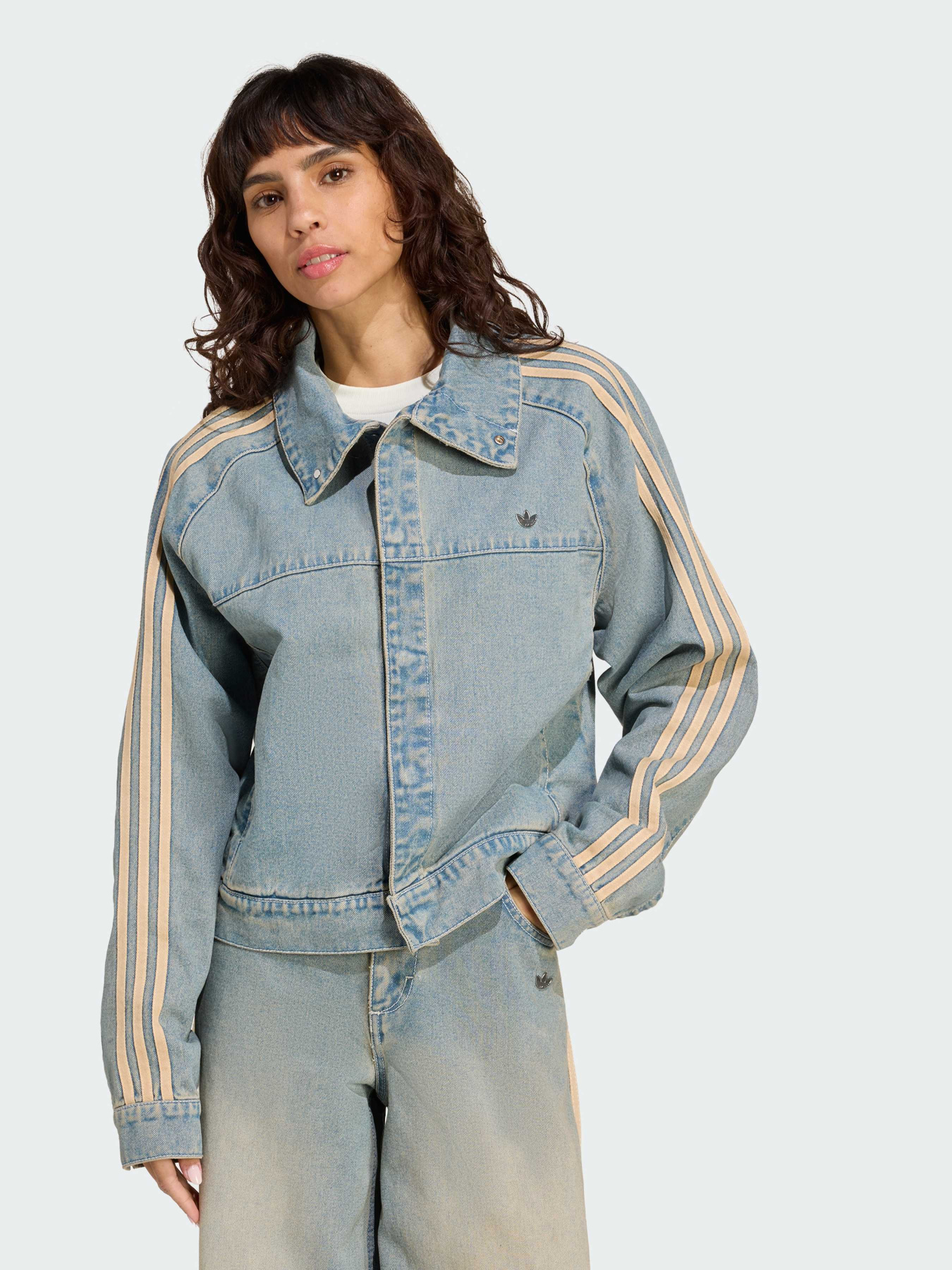 Куртки та дублянки Adidas модель JY2872 Куртки та дублянки Adidas модель JY2872 Фото