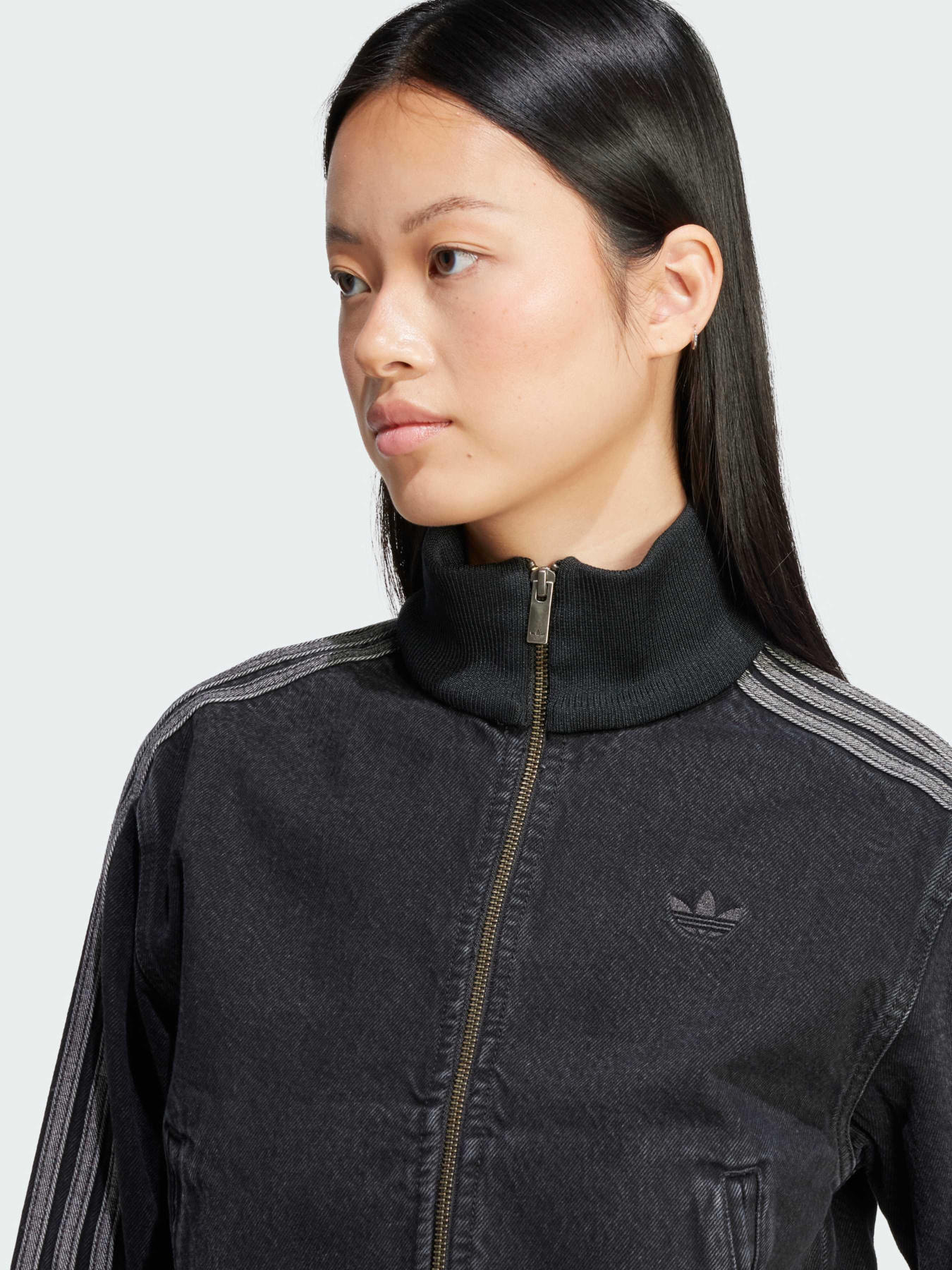 Куртки та дублянки Adidas Adicolor модель JD3110 Куртки та дублянки Adidas Adicolor модель JD3110 Фото