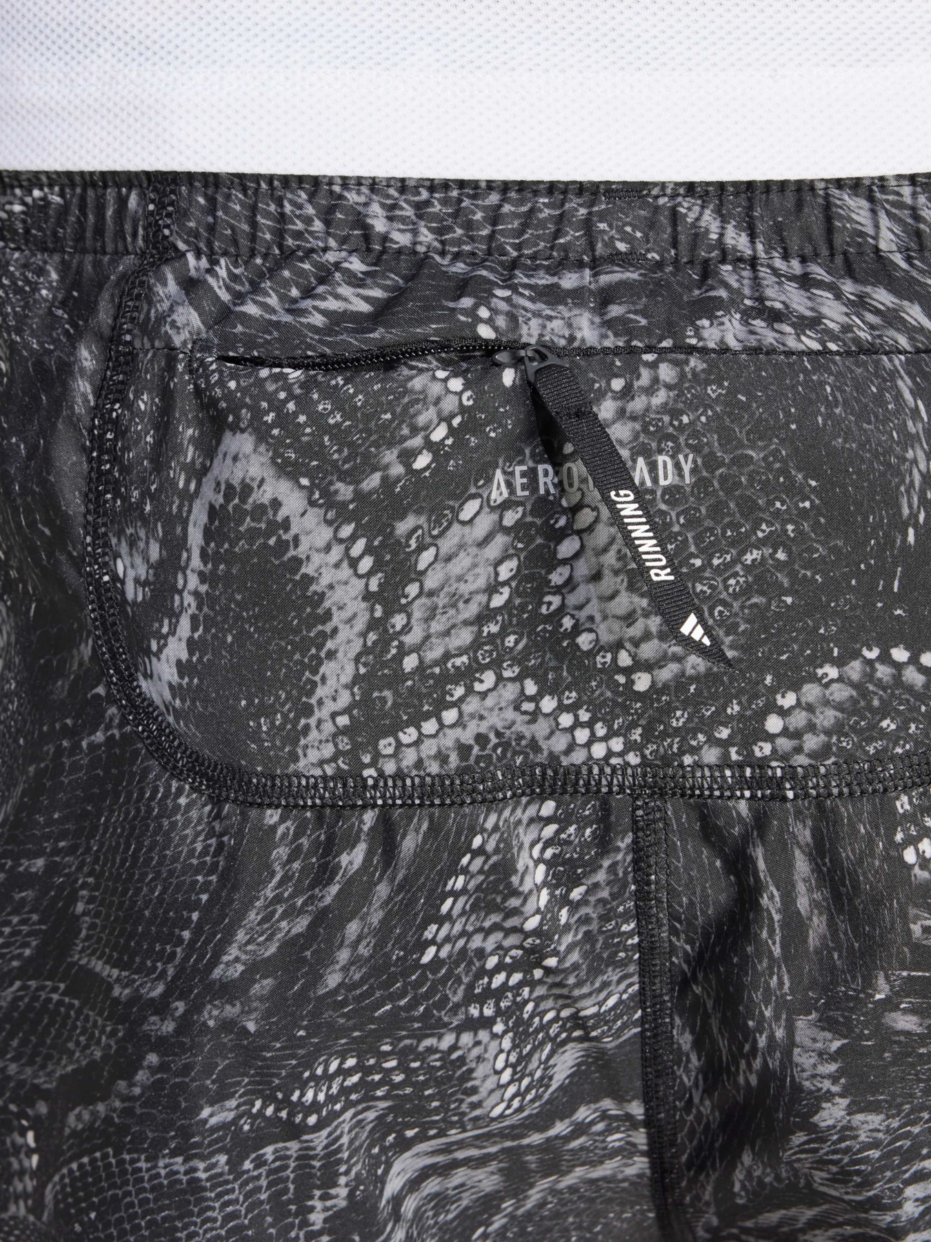 Шорти Adidas модель IS9582 Шорти Adidas модель IS9582 Фото
