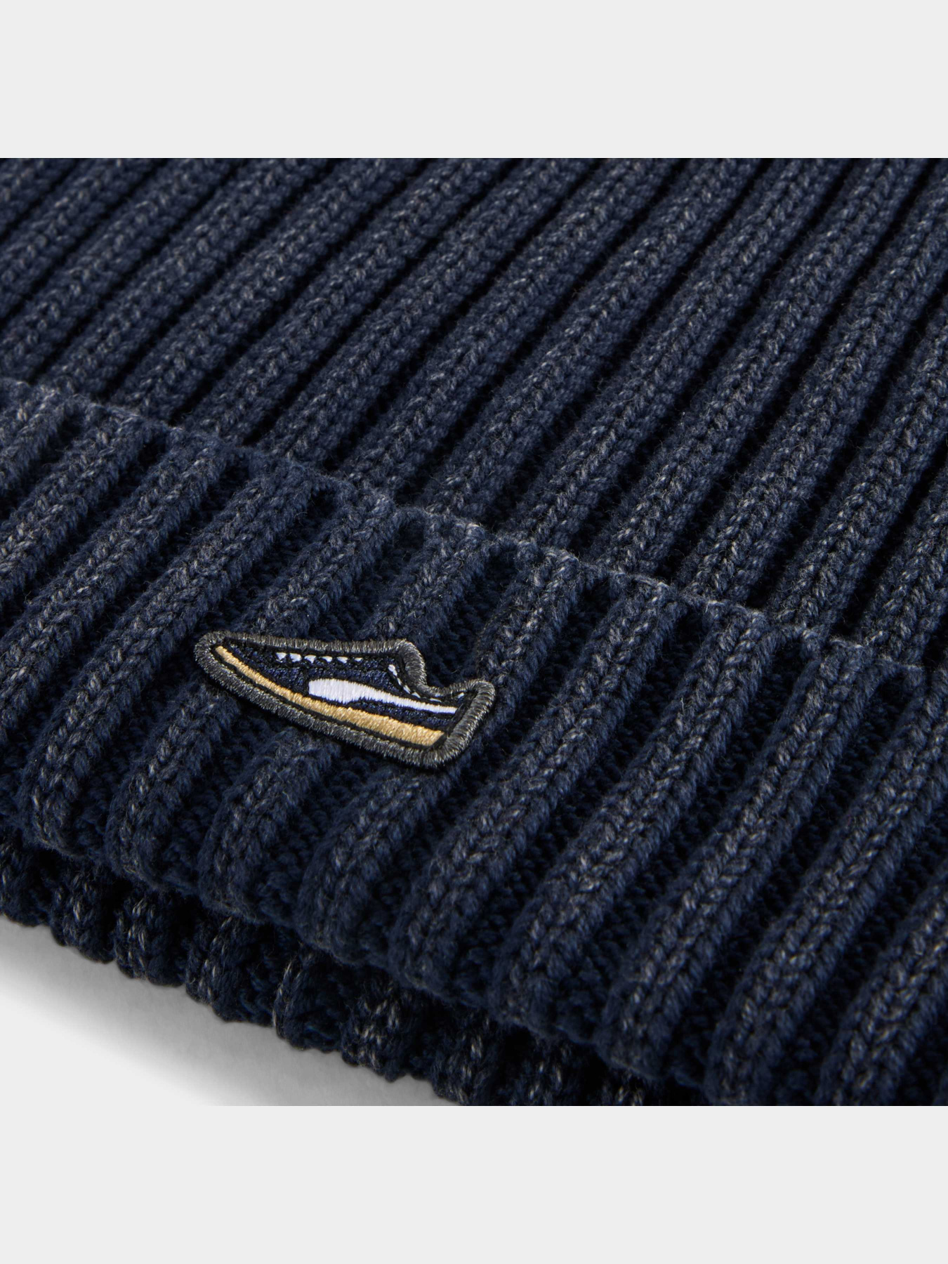 Шапки та кепки PUMA Premium Ess Mid Crown Beanie модель 026394 Шапки та кепки PUMA Premium Ess Mid Crown Beanie модель 026394 Фото