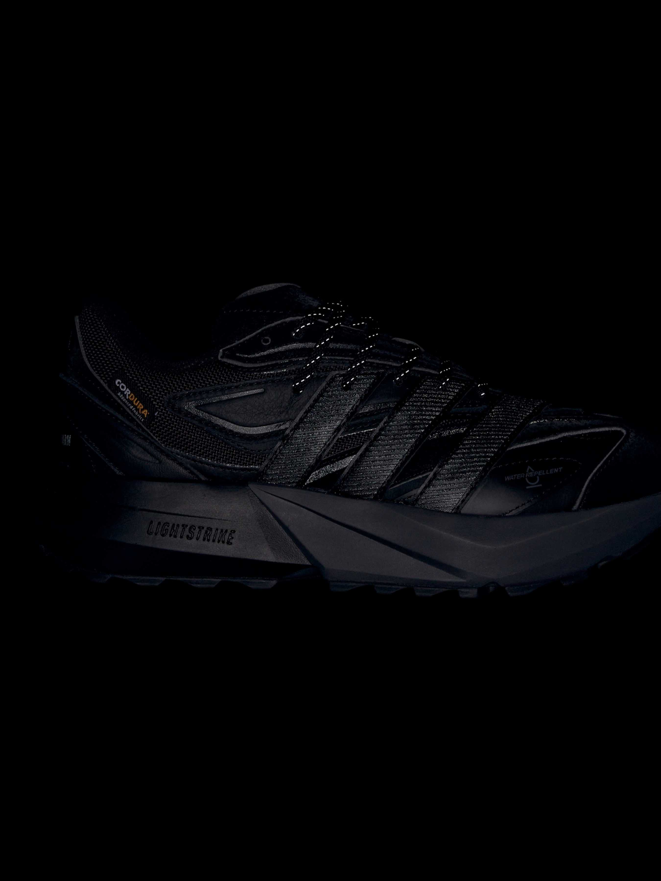 Кросівки Adidas модель JS1965 Фото