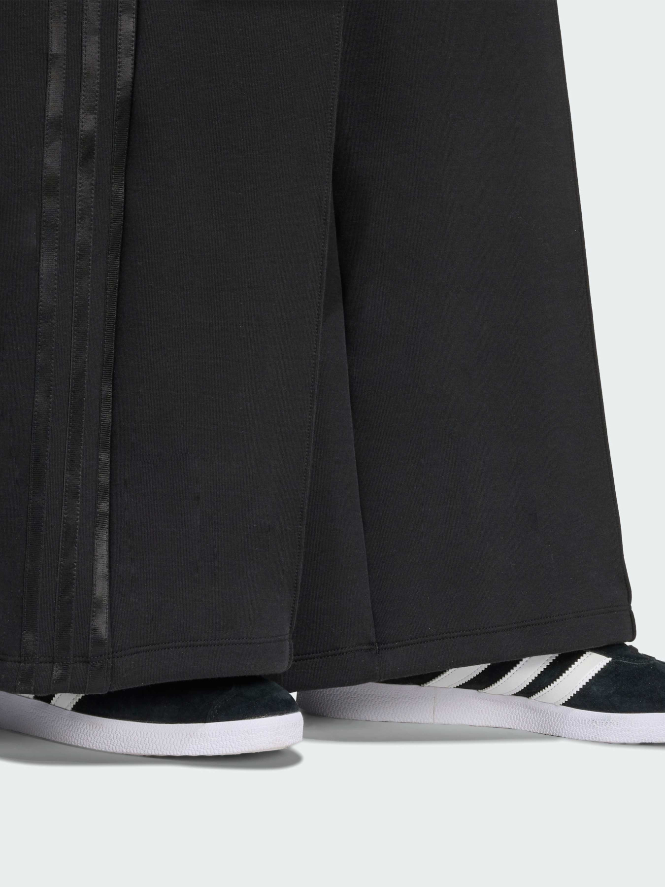 Брюки Adidas Adicolor модель JV7500 Фото