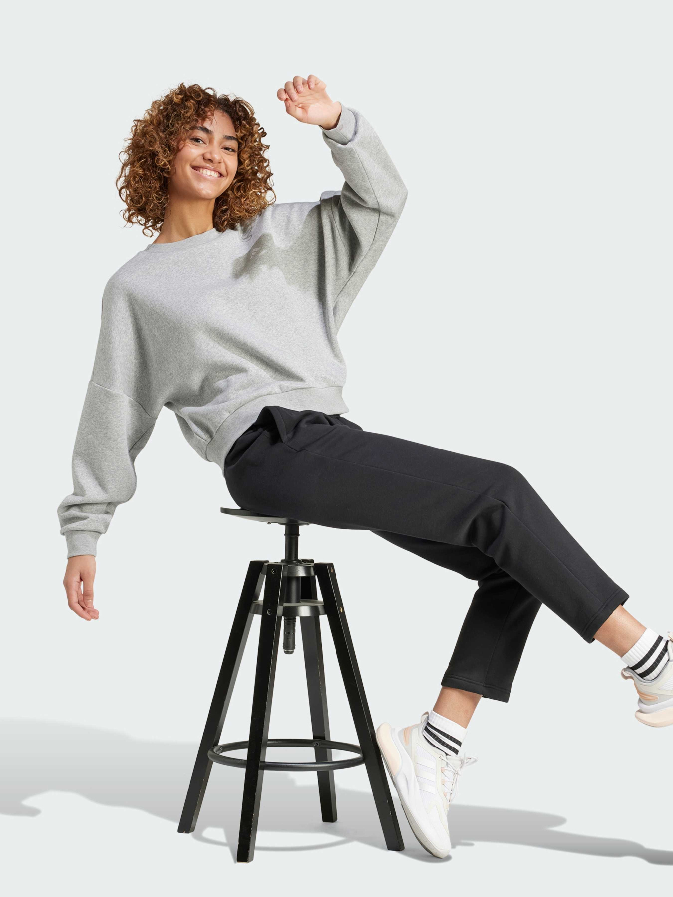 Худи и свитшоты Adidas модель IX7943 Фото