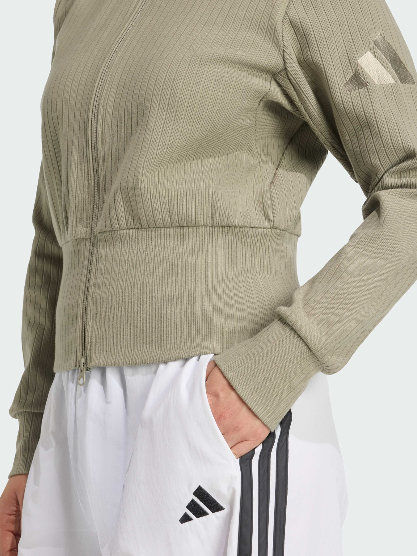 Худі та світшоти Adidas модель JW7435 Худі та світшоти Adidas модель JW7435 Фото