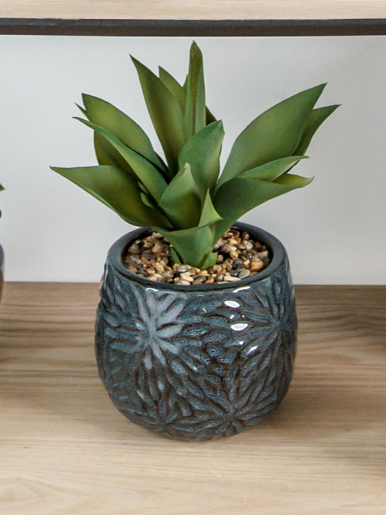 Искусственное растение в горшке MBM HOME модель DH-FLOWERS-13 GREEN/BLACK Искусственное растение в горшке MBM HOME модель DH-FLOWERS-13 GREEN/BLACK Фото