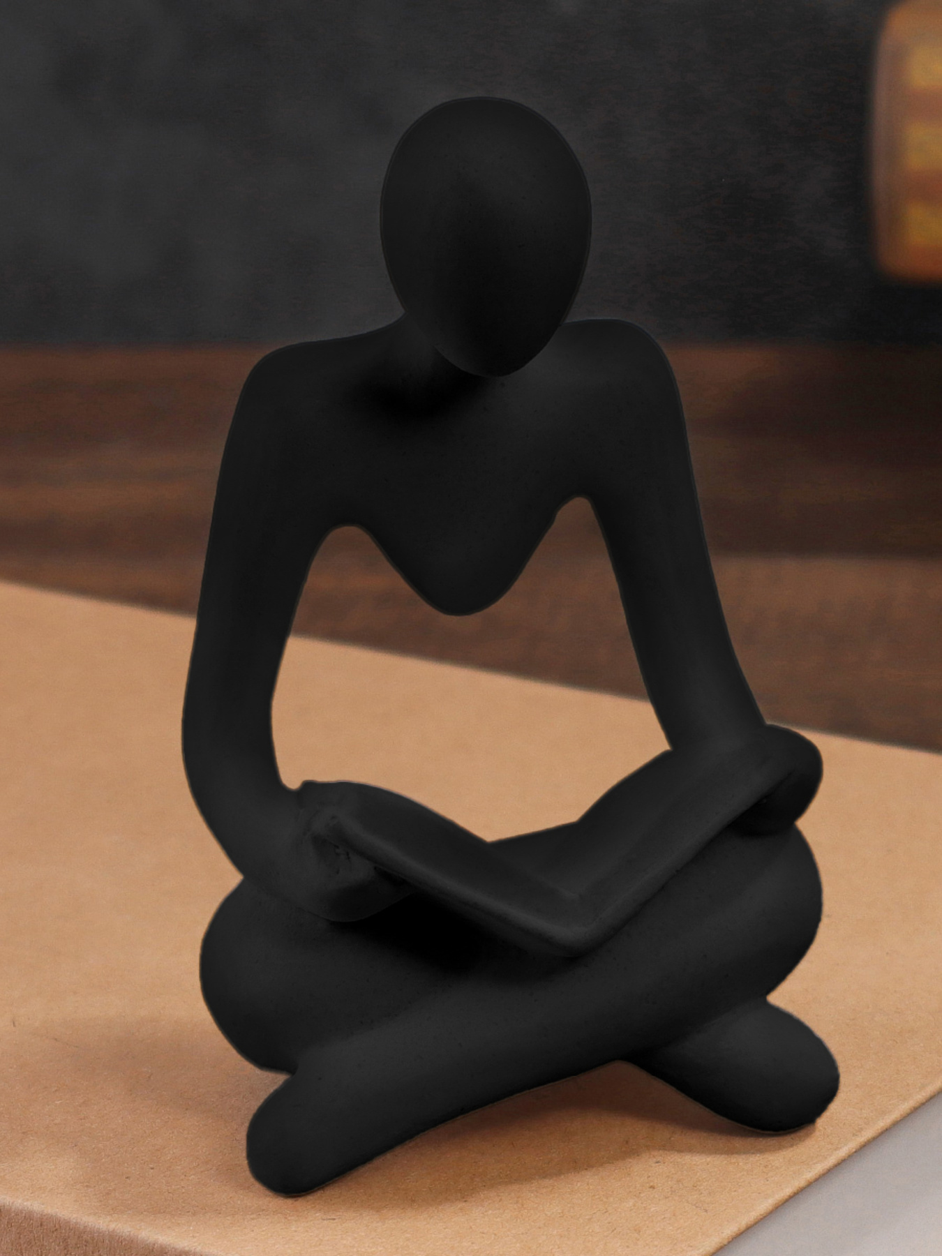 Статуэтка "Мыслитель с книгой" черная MBM HOME модель DH-ST-23 BLACK Фото