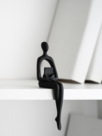 Статуетка "Людина з книгою" чорна MBM HOME модель DH-ST-26 BLACK Фото
