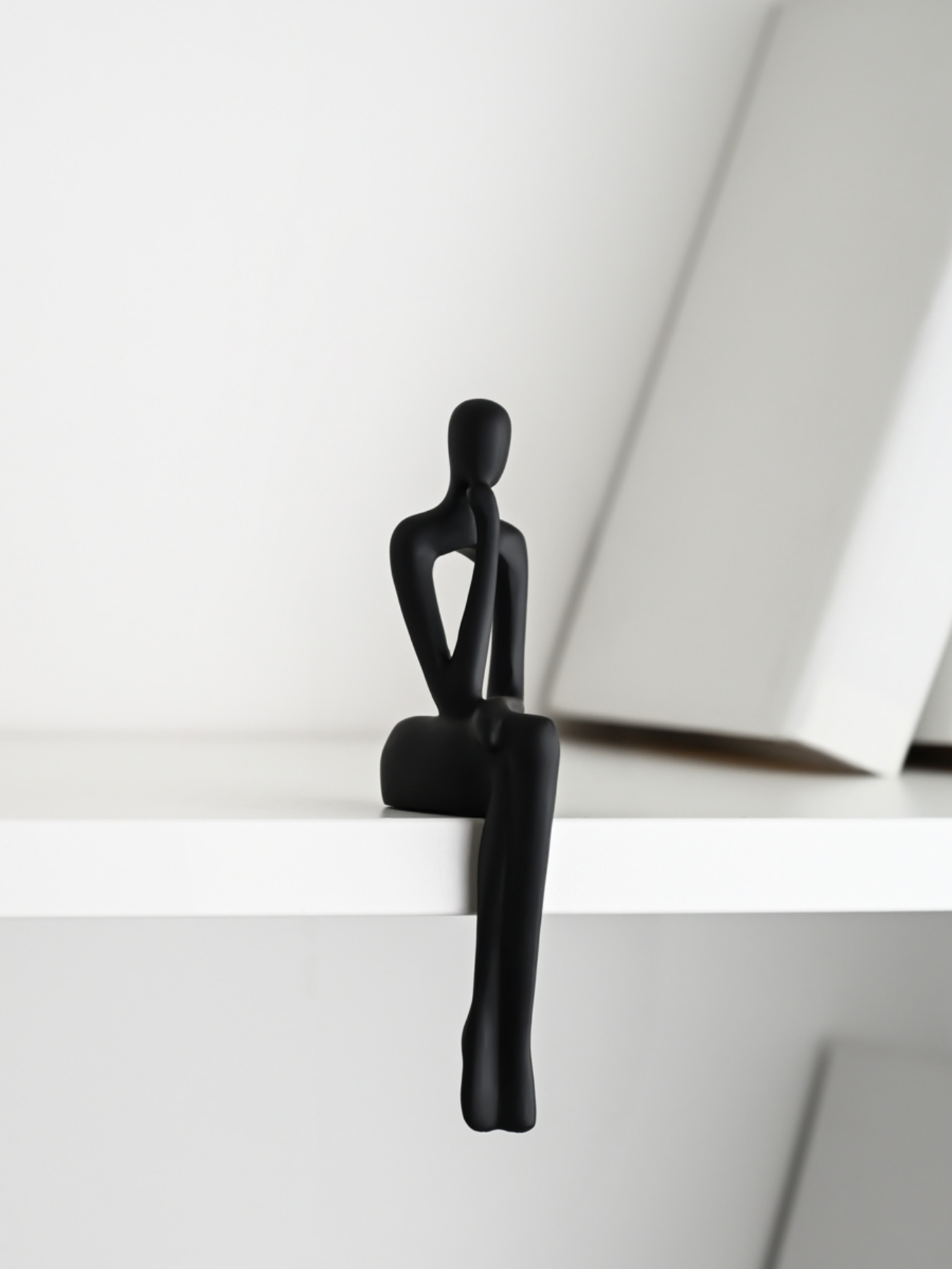 Статуэтка "Человек с мечтой" черная MBM HOME модель DH-ST-28 BLACK Фото
