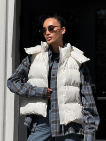 Куртки и дубленки Jadone Fashion модель Zhylet_Kul_bile Фото