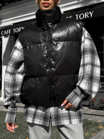 Куртки и дубленки Jadone Fashion модель Zhylet_Hat_chorne Фото