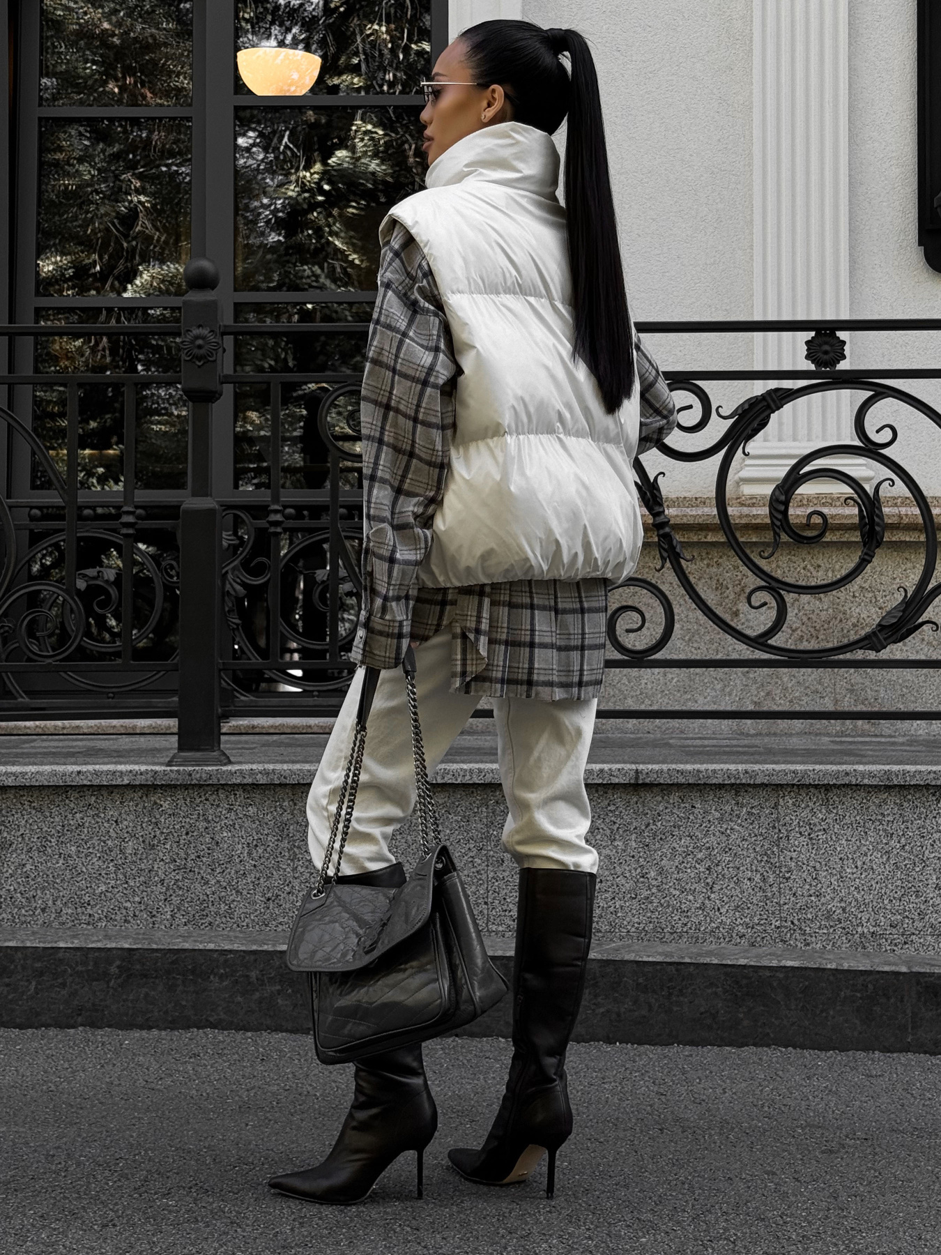 Куртки и дубленки Jadone Fashion модель Zhylet_Hat_moloko Фото