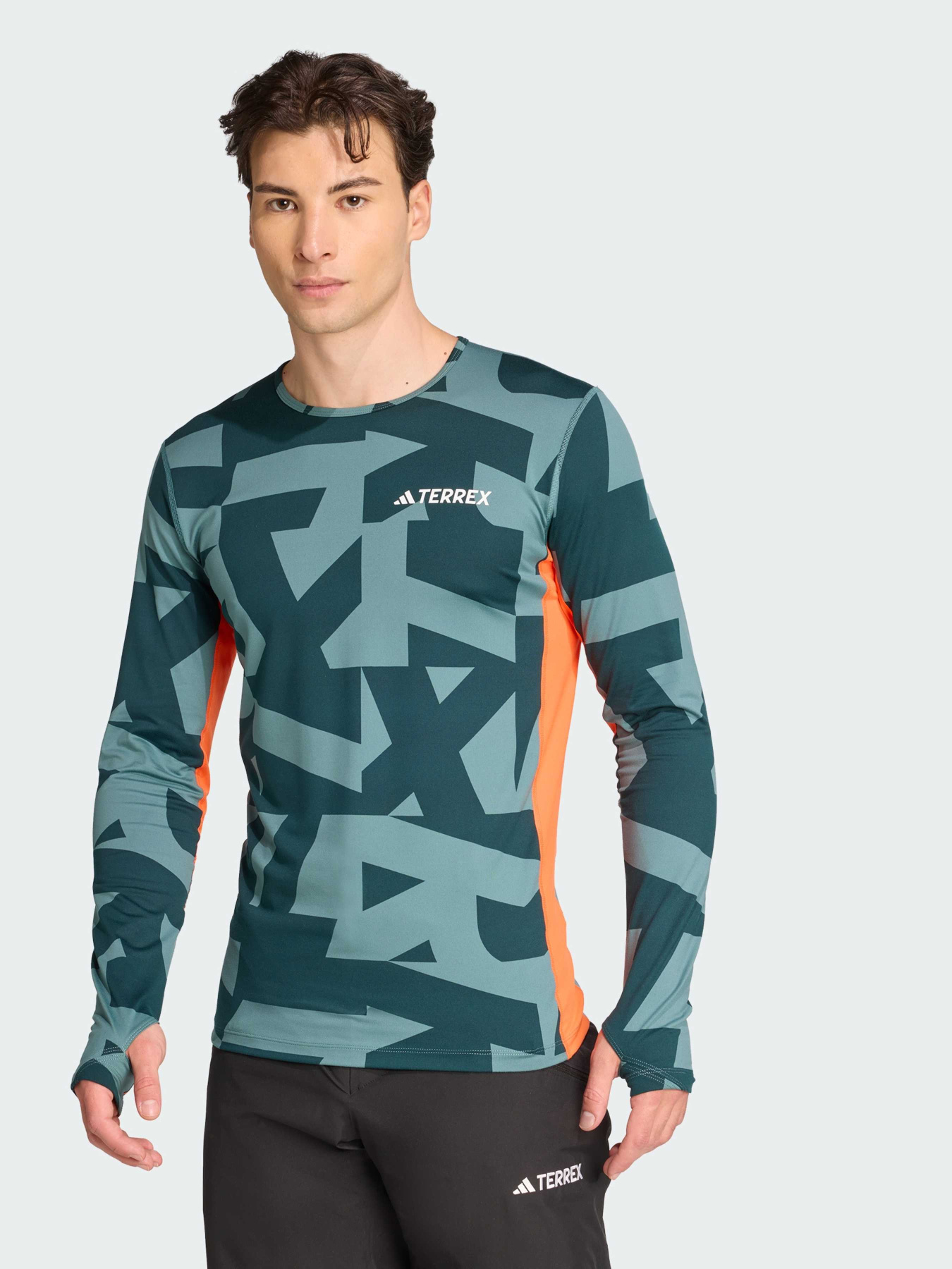 Худи и свитшоты Adidas модель JP2756 Худи и свитшоты Adidas модель JP2756 Фото