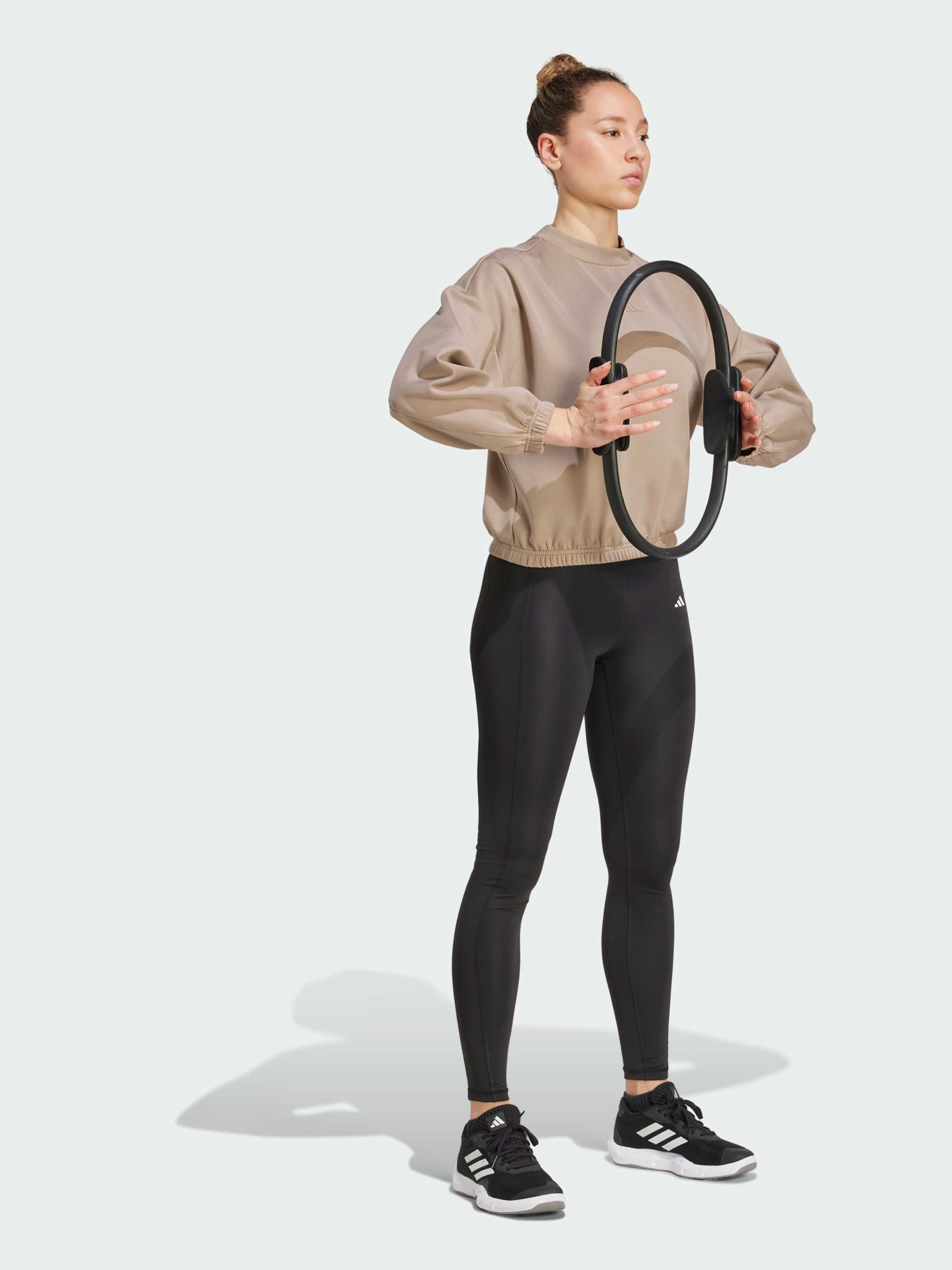 Худи и свитшоты Adidas модель JM4490 Фото