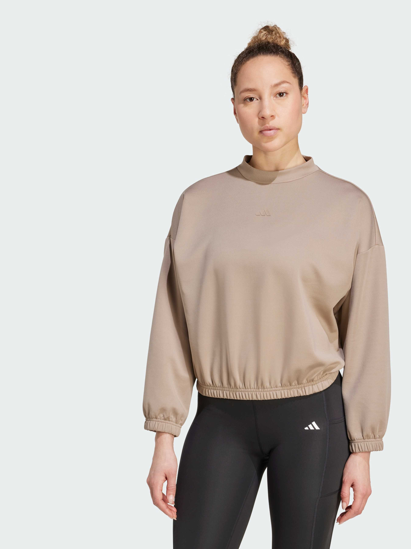 Худи и свитшоты Adidas модель JM4490 Фото