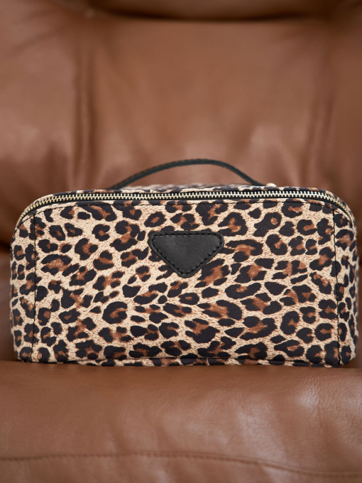 Сумки WeLassie модель shkrqna-zhnocha-kosmetichka-paula-svtlij-leopard Фото