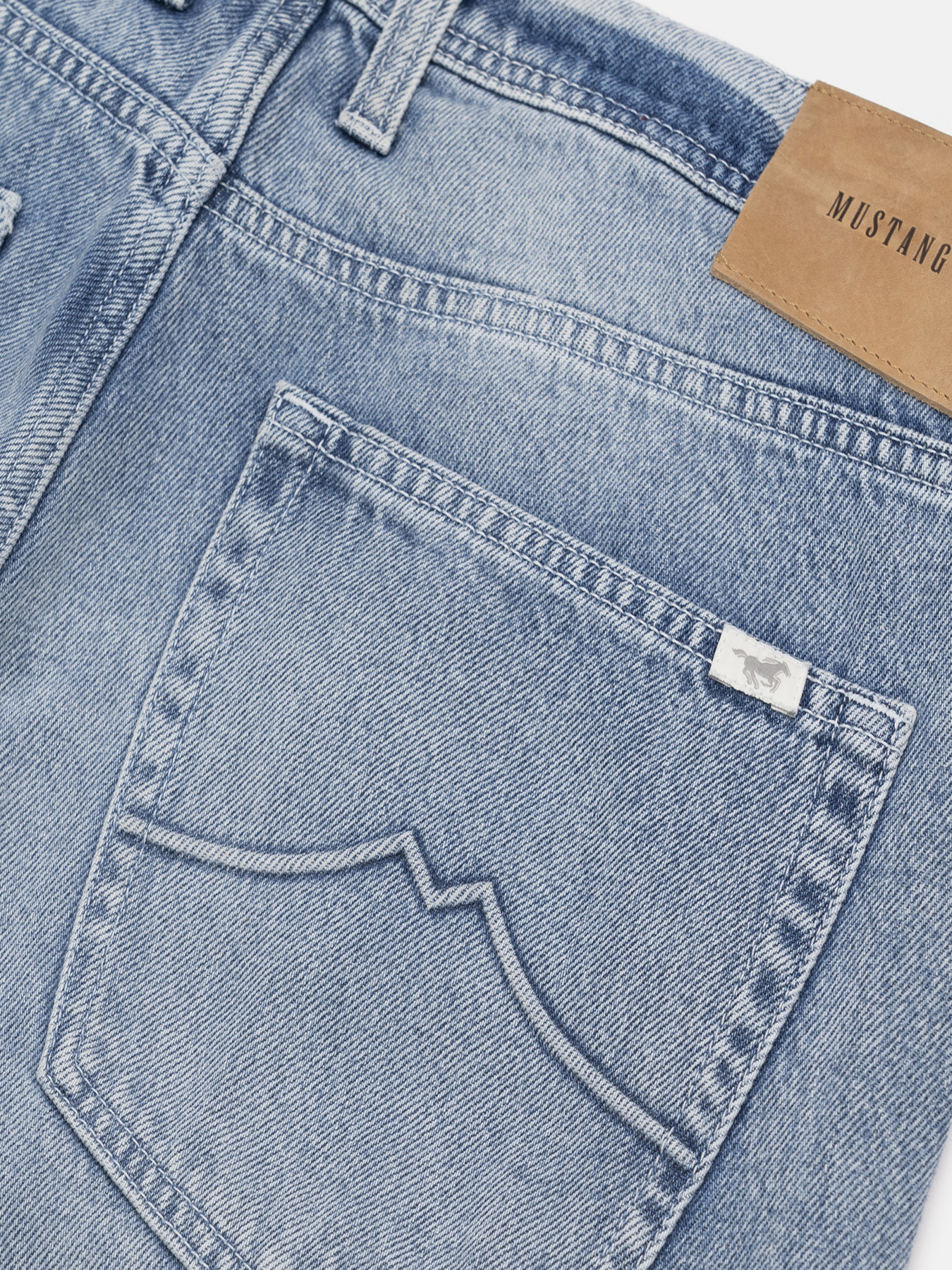 Джинси Mustang Jeans Denver Straight модель 1015522 Джинси Mustang Jeans Denver Straight модель 1015522 Фото