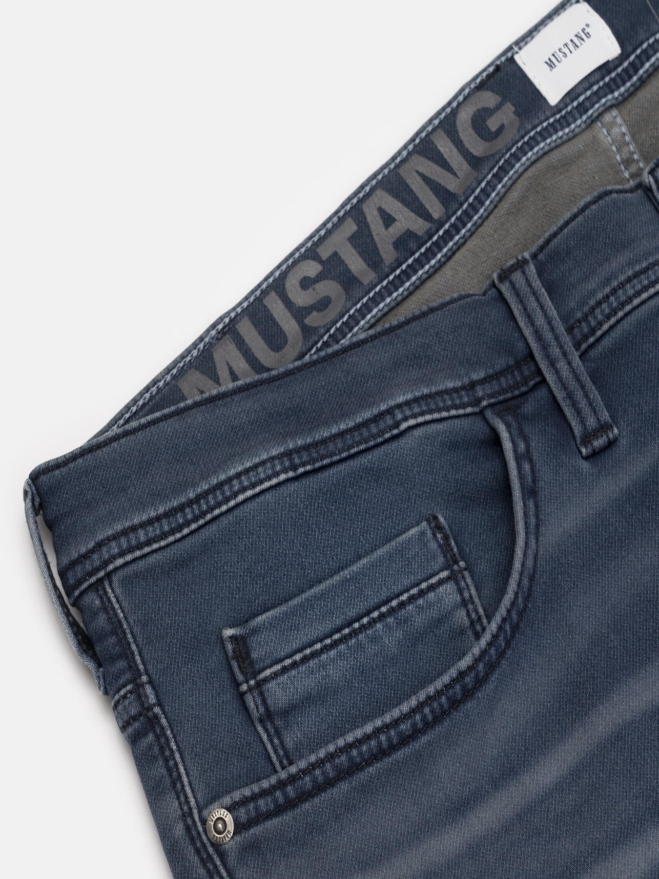 Джинси Mustang Jeans Oregon Slim K модель 1015873 Джинси Mustang Jeans Oregon Slim K модель 1015873 Фото