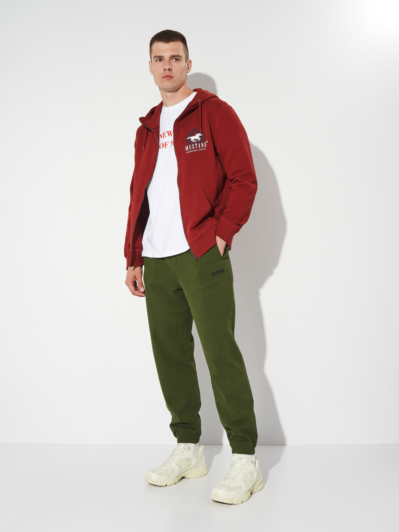Штани Mustang Jeans Logan модель 1015689 Штани Mustang Jeans Logan модель 1015689 Фото