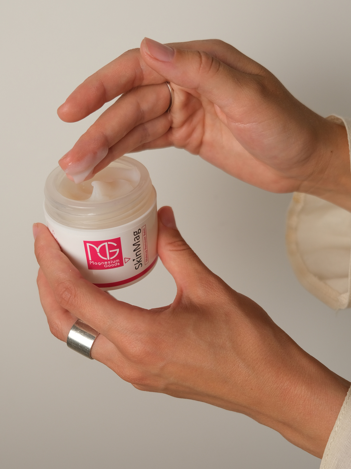 Бальзам для вмивання обличчя та зняття макіяжу Makeup Remover Balm Magnesium Goods модель 681436 Бальзам для вмивання обличчя та зняття макіяжу Makeup Remover Balm Magnesium Goods модель 681436 Фото