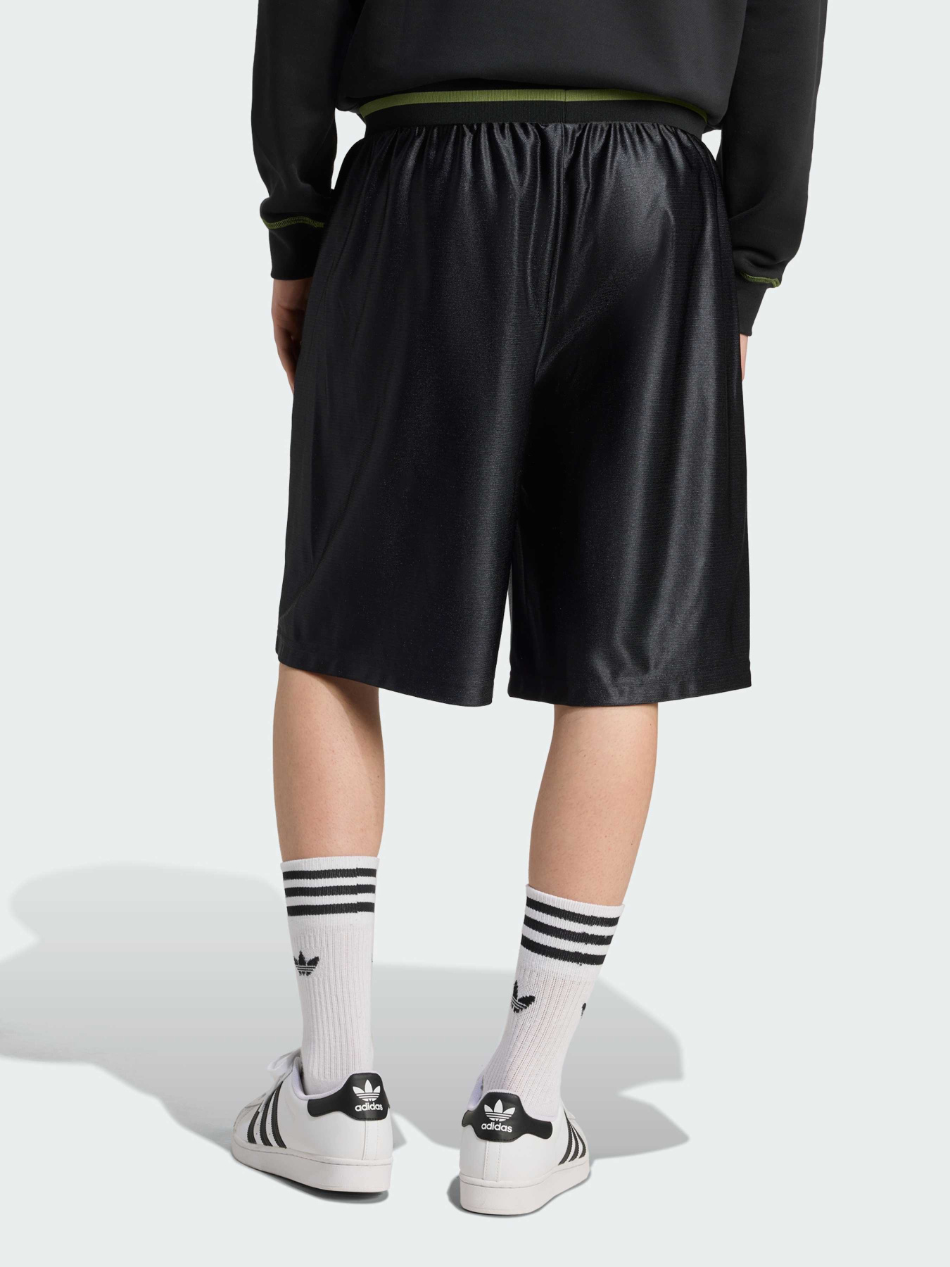 Шорты Adidas Superstar модель JY2769 Шорты Adidas Superstar модель JY2769 Фото
