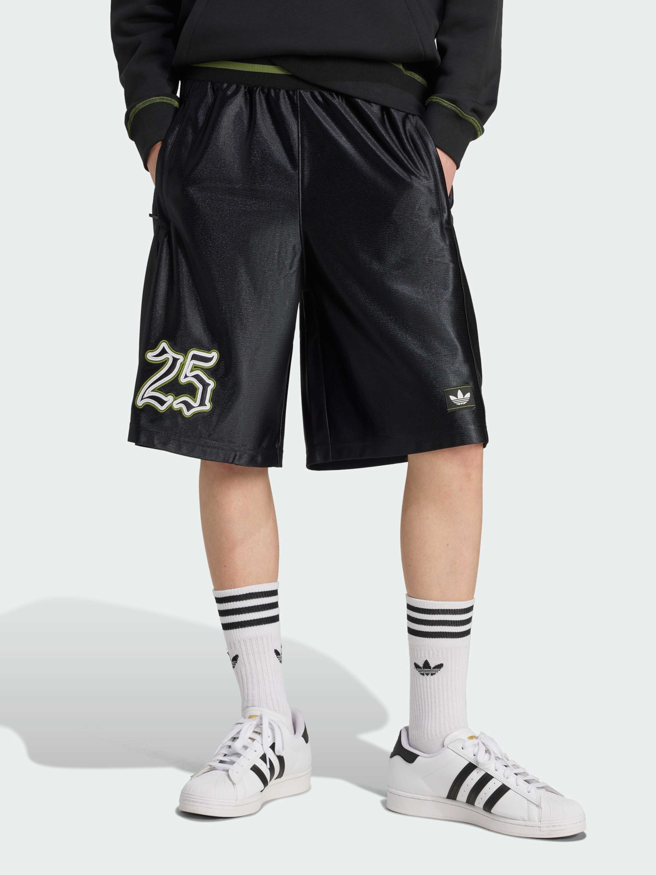 Шорты Adidas Superstar модель JY2769 Шорты Adidas Superstar модель JY2769 Фото