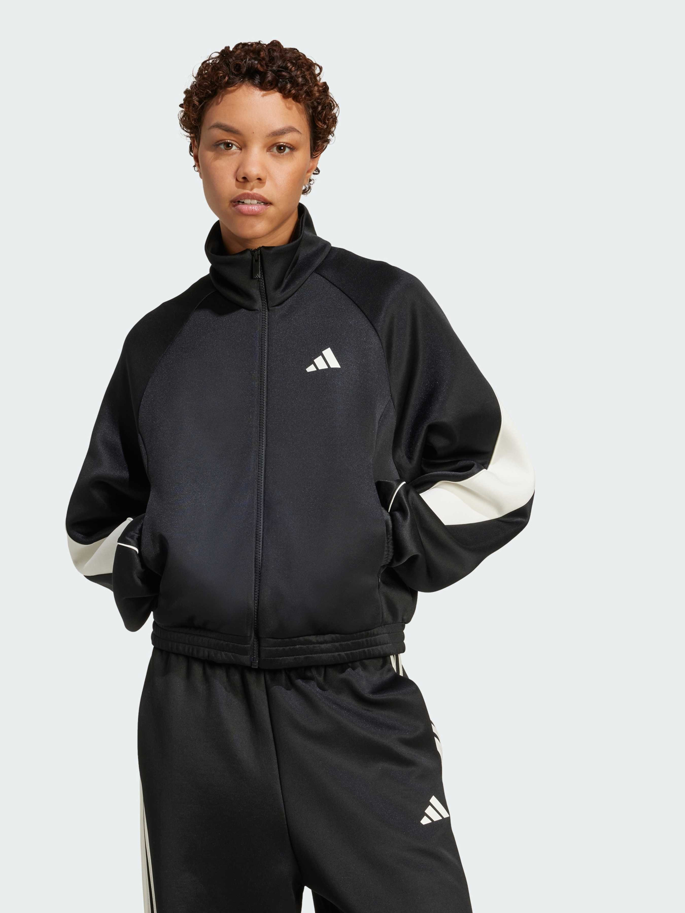 Худі та світшоти Adidas модель JL6886 Фото