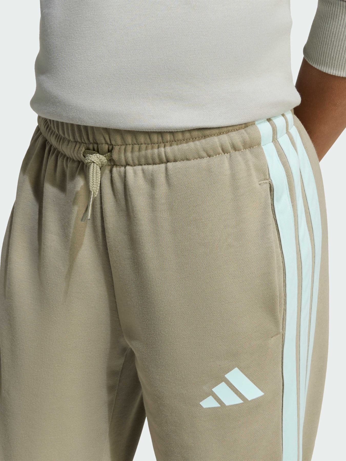 Костюми Adidas модель JV7951 Костюми Adidas модель JV7951 Фото