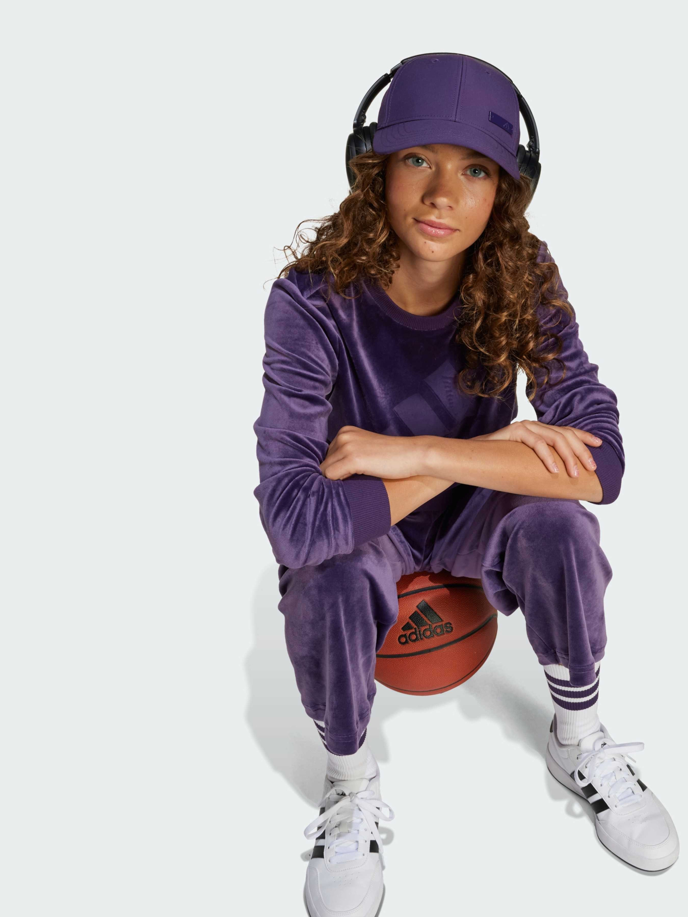 Худі та світшоти Adidas модель JW2437 Фото