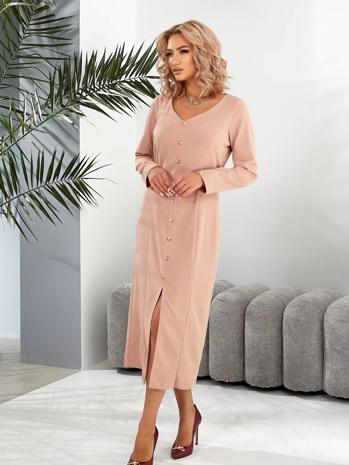 Сукні LadyLike модель ll235220082-bezhevij Сукні LadyLike модель ll235220082-bezhevij Фото