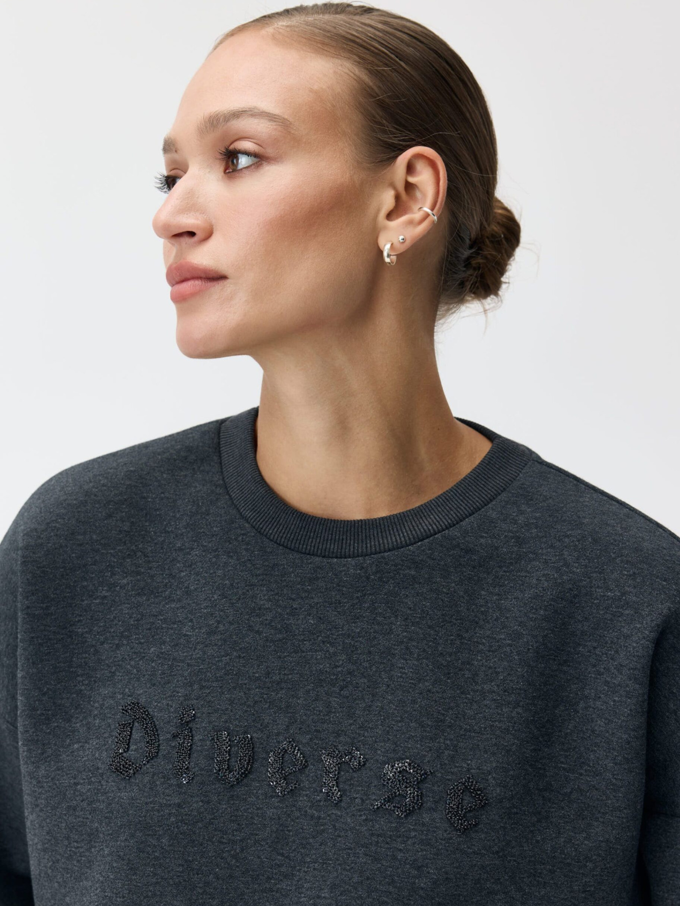Худі та світшоти DIVERSE Bling модель 10048286 Худі та світшоти DIVERSE Bling модель 10048286 Фото
