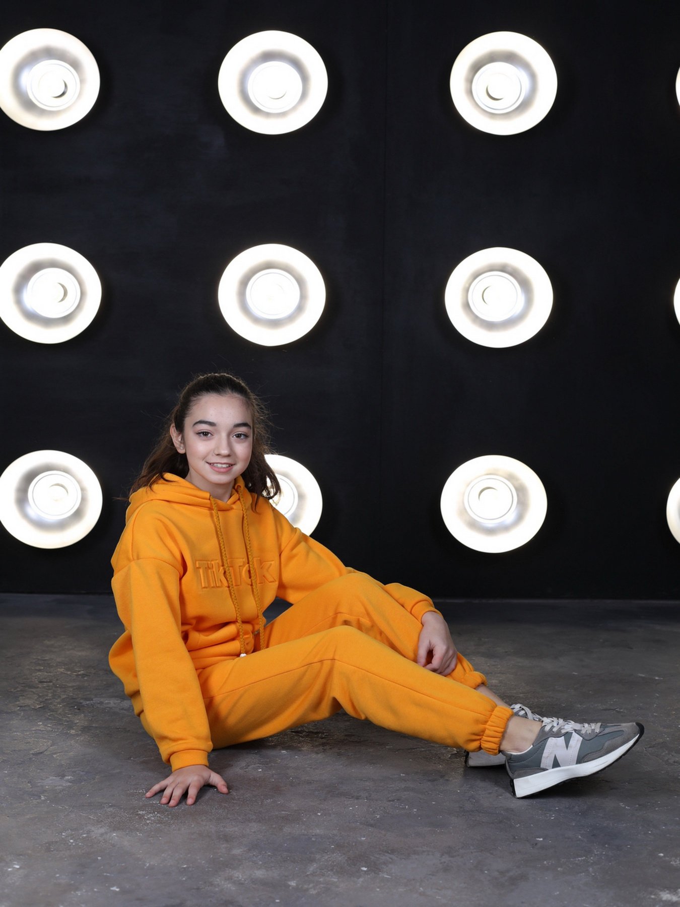 Костюмы ISSA Plus модель CD-468_mustard Фото