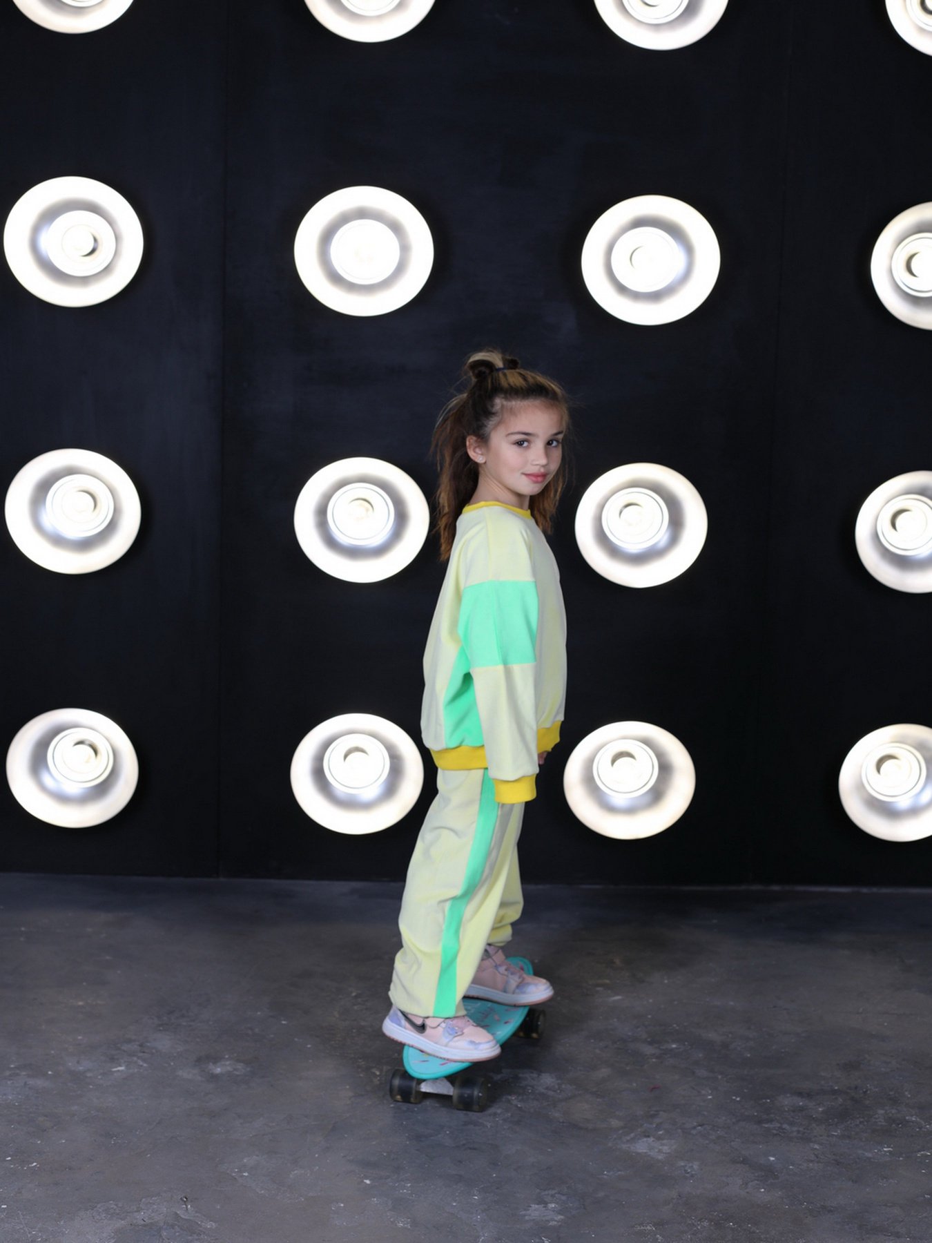 Костюми ISSA Plus модель CD-467_yellowlightgreen Фото