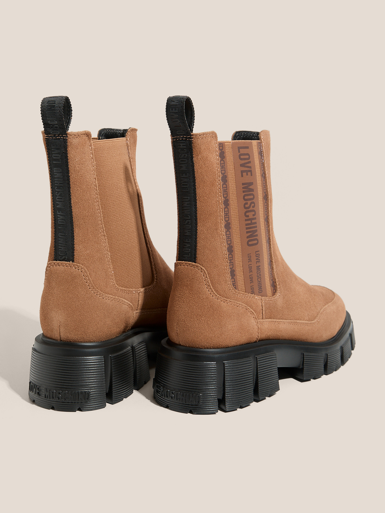 Черевики та чоботи Moschino модель JA24075G0NIG0210 Фото
