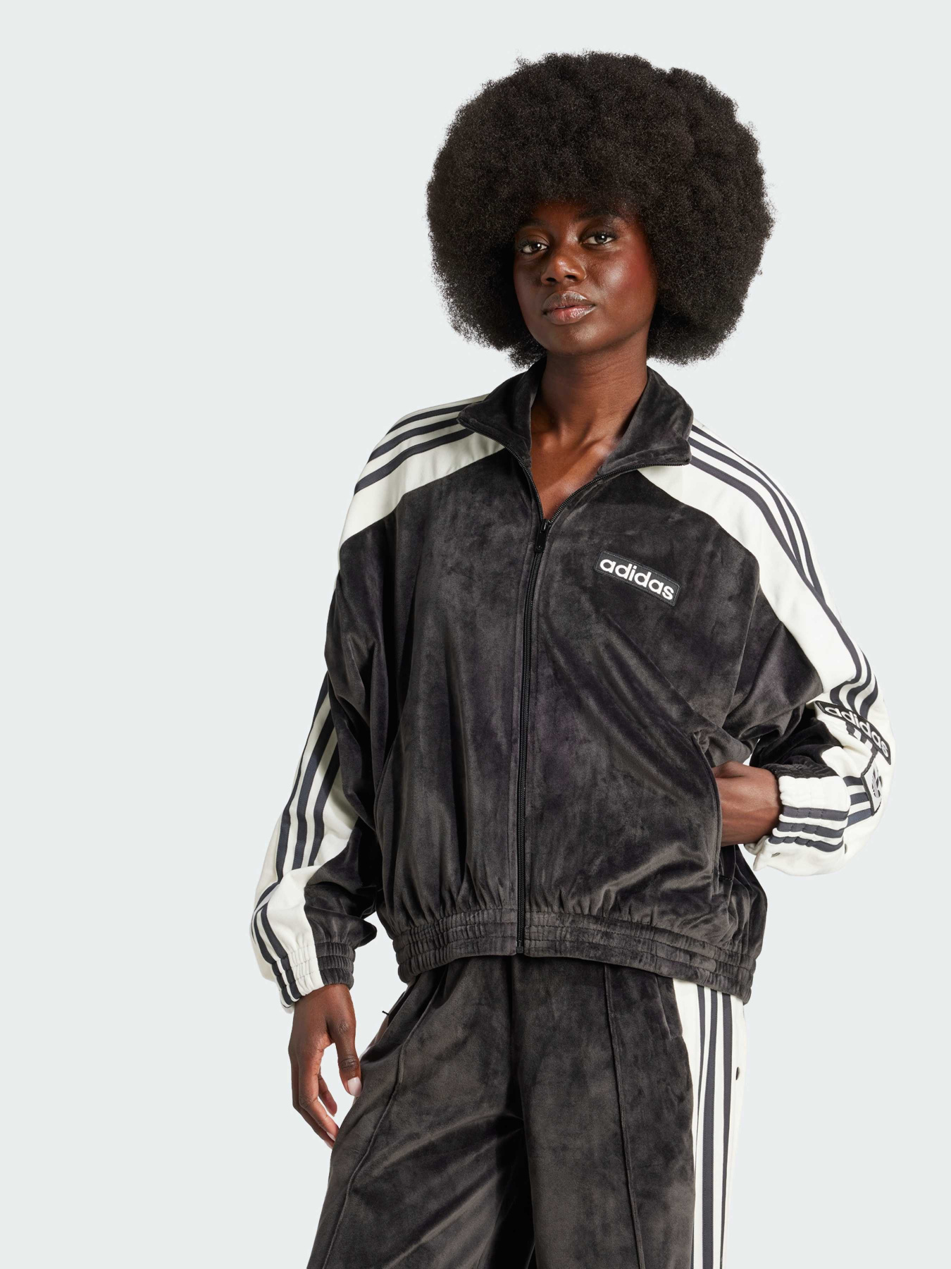 Худи и свитшоты Adidas модель IW5581 Фото